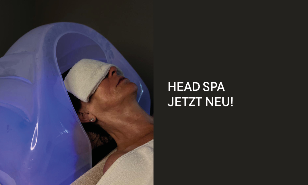Headspa Behandlung. Kundin liegt in Headspa und hat Tuch auf den Augen.